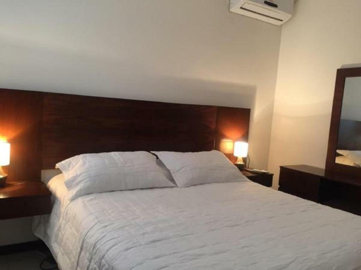 Hermoso Y Unico Apartamento Moderno, En Pleno Centro De Santa Cruz, Con Netflix Wi-Fi De 60 Mb, Estacionamiento Gratis Y Ac En Todos Los Ambientes Санта Крус де ла Сиера Екстериор снимка