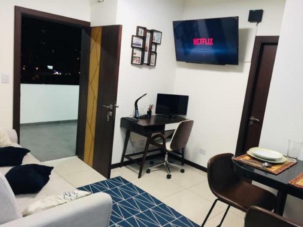 Hermoso Y Unico Apartamento Moderno, En Pleno Centro De Santa Cruz, Con Netflix Wi-Fi De 60 Mb, Estacionamiento Gratis Y Ac En Todos Los Ambientes Санта Крус де ла Сиера Екстериор снимка